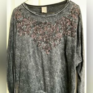 American Age Gray Sweatshirt Size Medium